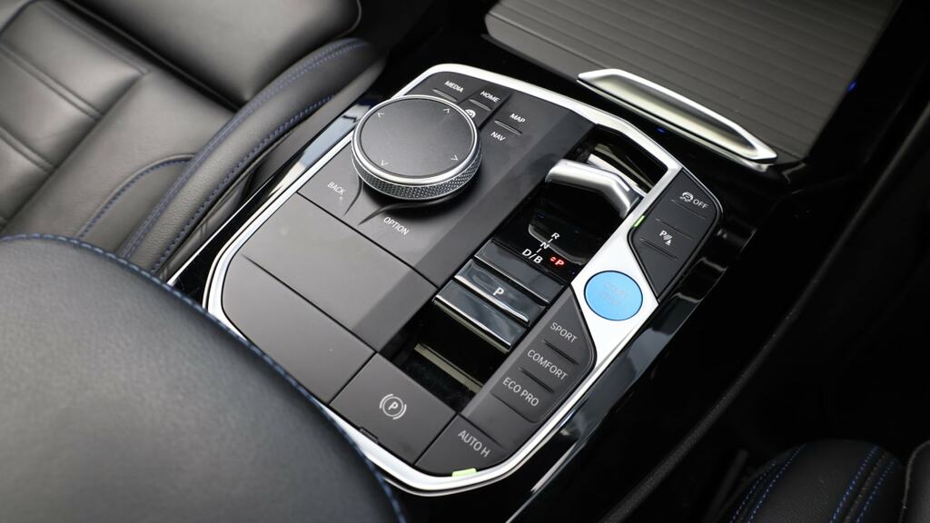 BMW iX3 210Kw M Sport Pro 80Kwh 2024 Black #10