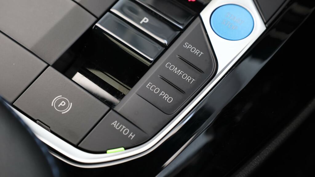 BMW iX3 210Kw M Sport Pro 80Kwh 2024 Black #19