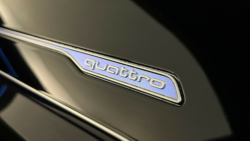Audi Q8 3.0 Tfsi V6 55 Black Edition Suv Tiptro Blue #36