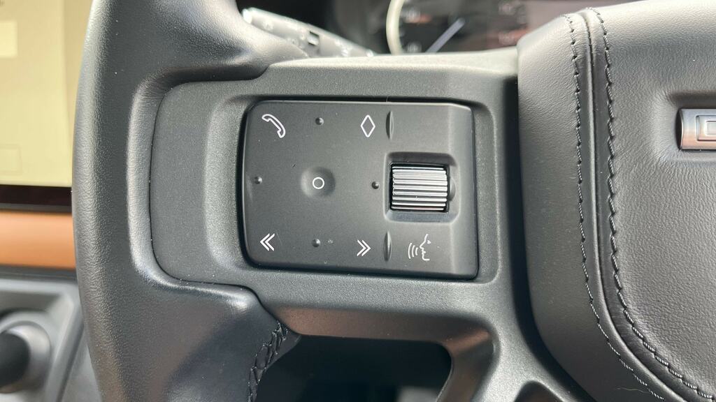 Land Rover Defender 90 3.0 D250 Hse 90 2023 Grey #32