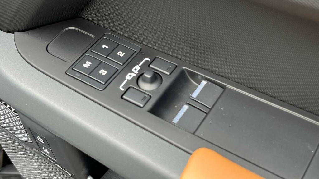 Land Rover Defender 90 3.0 D250 Hse 90 2023 Grey #25
