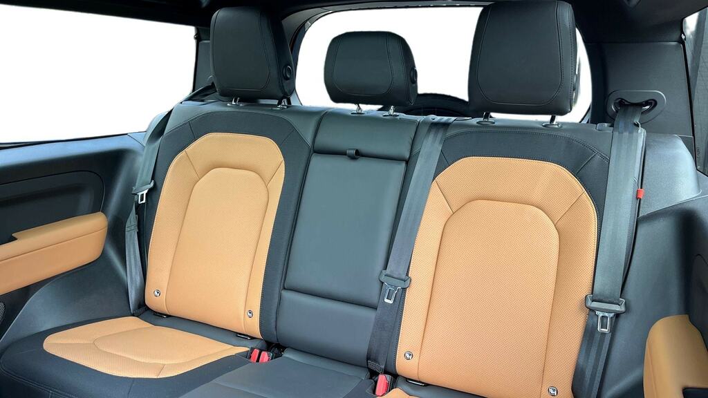 Land Rover Defender 90 3.0 D250 X-dynamic Hse 90 Grey #4