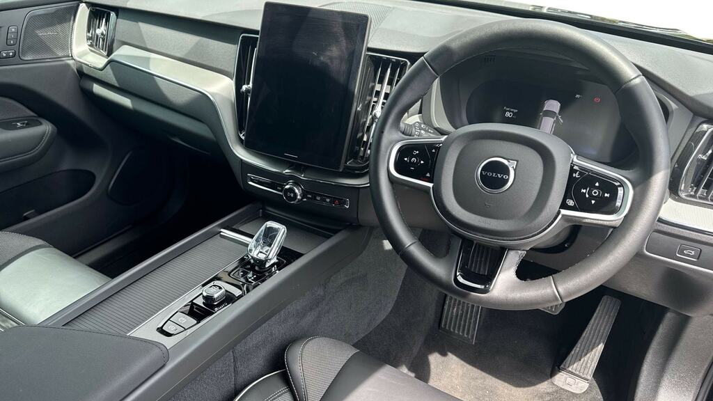 Volvo XC60 2.0 B5p Plus Black Edition Awd Geartronic Black #5
