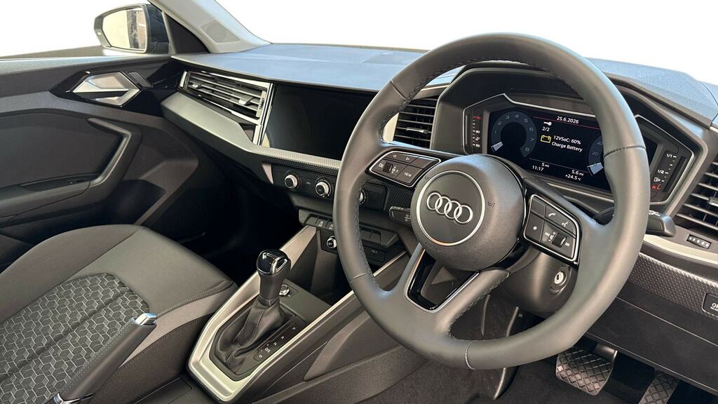 Audi A1 25 Tfsi Sport S Tronic Black #6