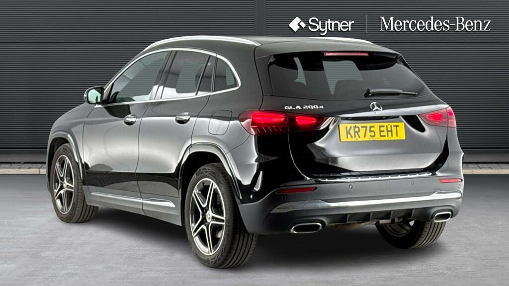 Mercedes-Benz GLA Class Gla 200D Amg Line Executive Black #2