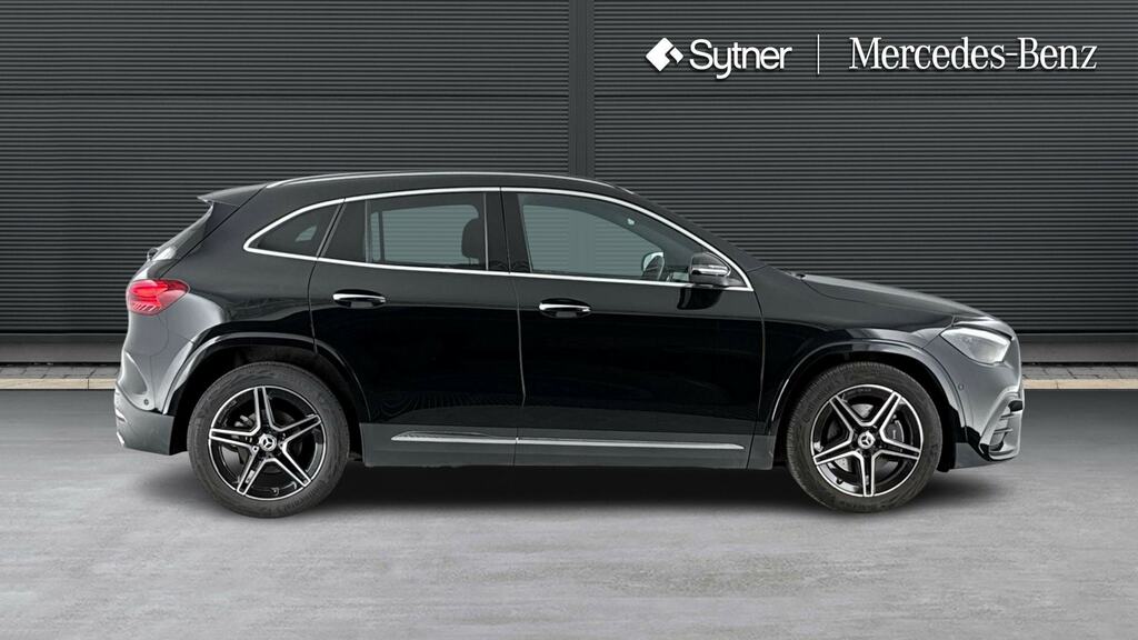 Mercedes-Benz GLA Class Gla 200D Amg Line Executive Black #4