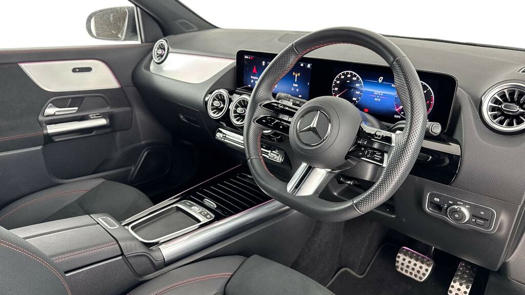 Mercedes-Benz GLA Class Gla 200D Amg Line Executive Black #3