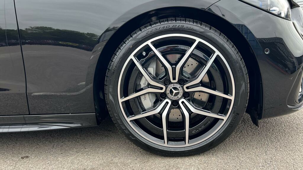 Mercedes-Benz C Class C200 Amg Line Premium 9G-tronic Black #5