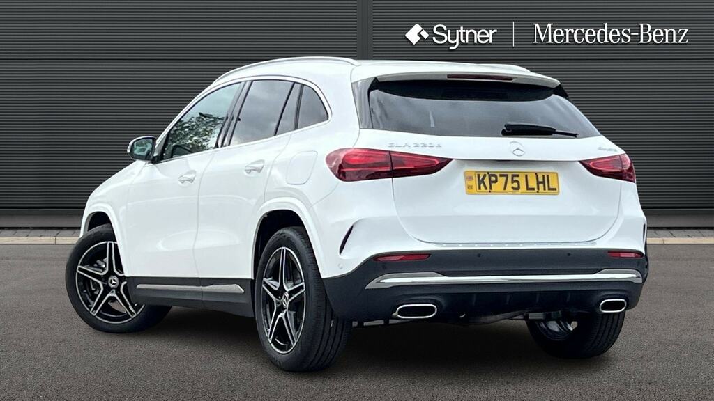 Mercedes-Benz GLA Class Gla 220D 4Matic Amg Line Executive White #2
