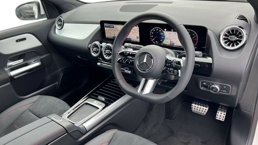 Mercedes-Benz GLA Class Gla 220D 4Matic Amg Line Executive White #3