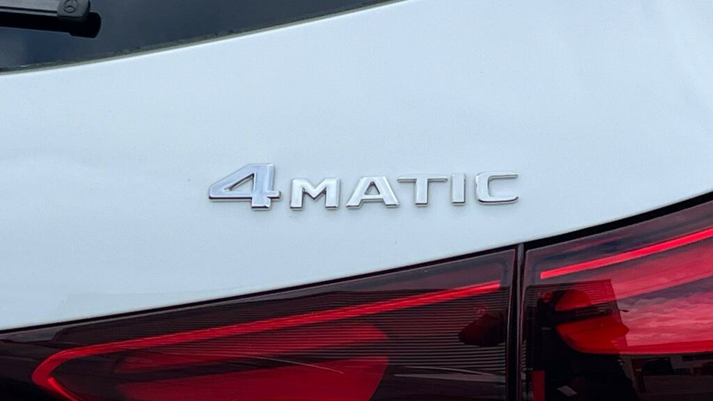 Mercedes-Benz GLA Class 1.3 Gla200h Mhev Amg Line Executive Suv Petr White #31