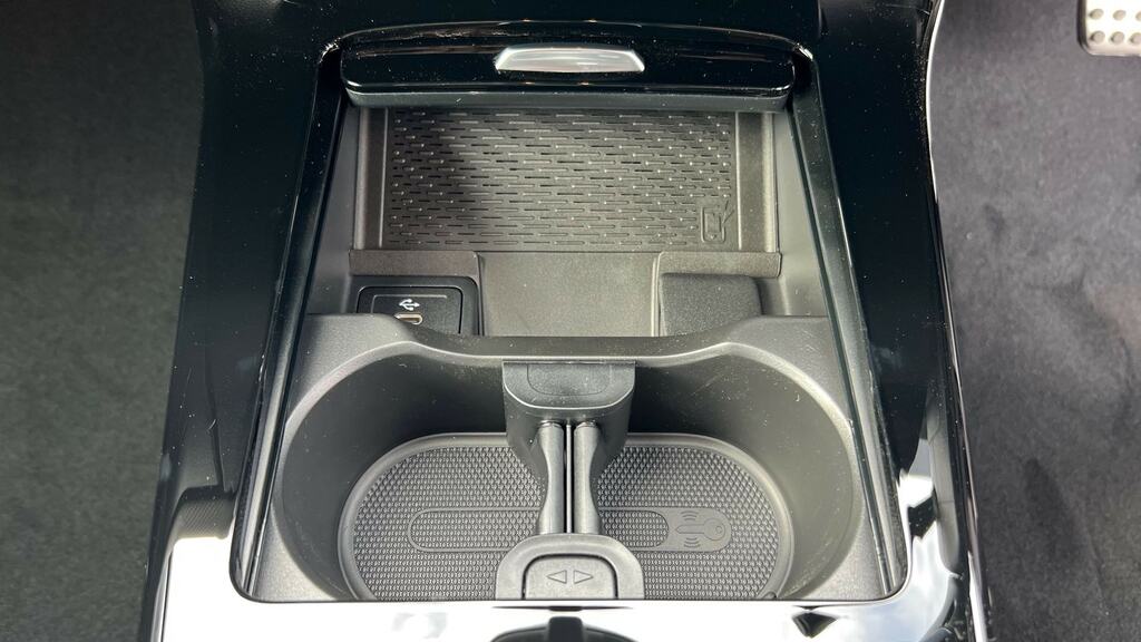Mercedes-Benz CLA Class 1.3 Cla200h Mhev Amg Line Premium Black #30