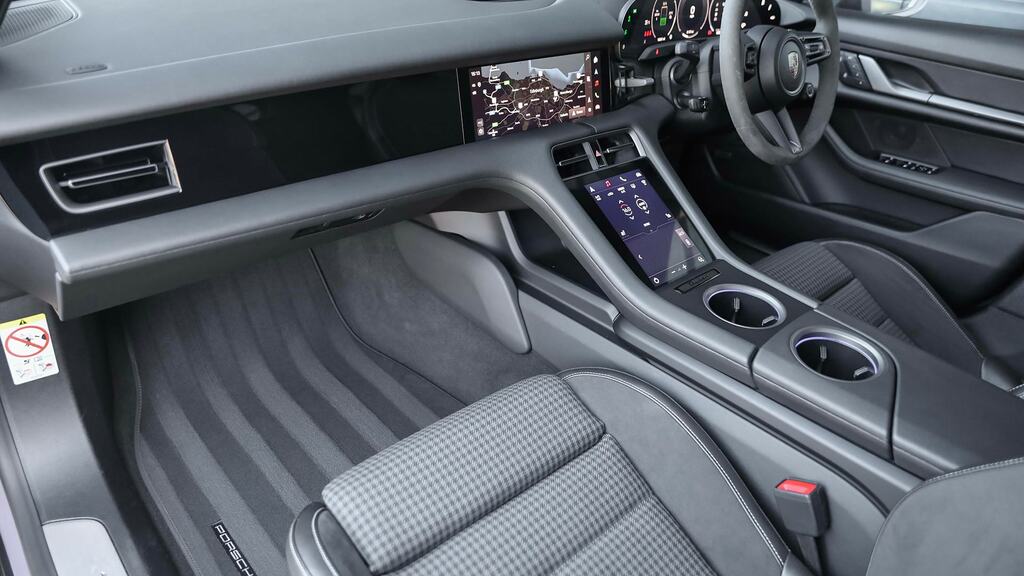 Porsche Taycan 440Kw 4S 105Kwh Purple #3
