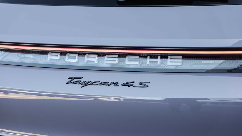 Porsche Taycan Performance Plus 105Kwh Gts Saloon Au White #39
