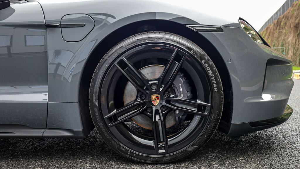 Porsche Taycan 320Kw 105Kwh Black Edition Rwd Grey #4