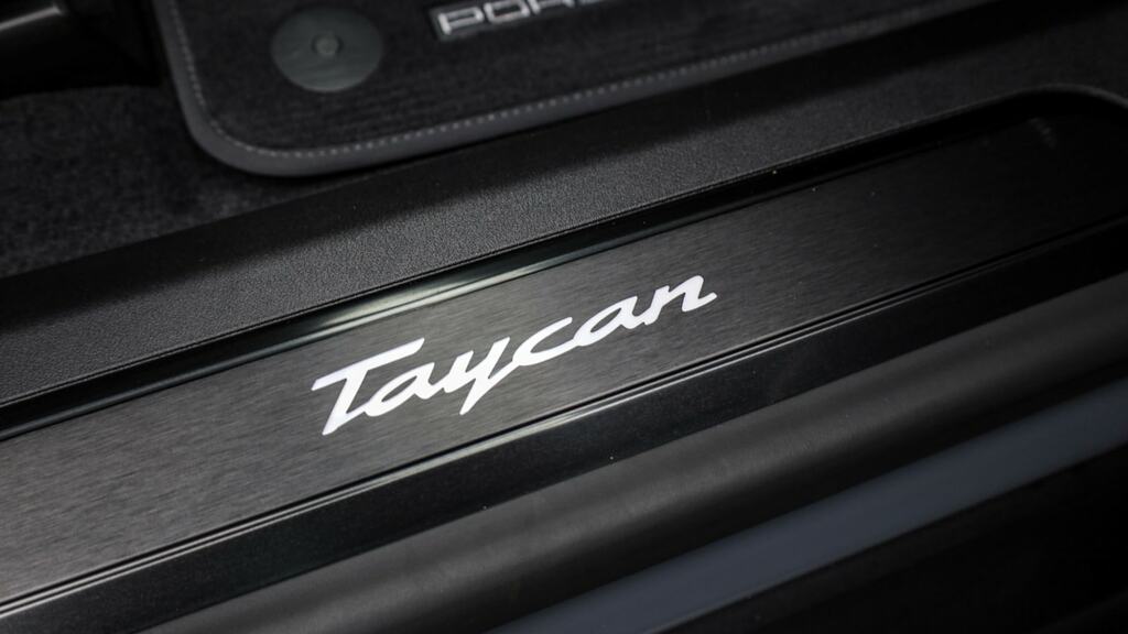 Porsche Taycan 320Kw 105Kwh Rwd NX26JVU Blue #30