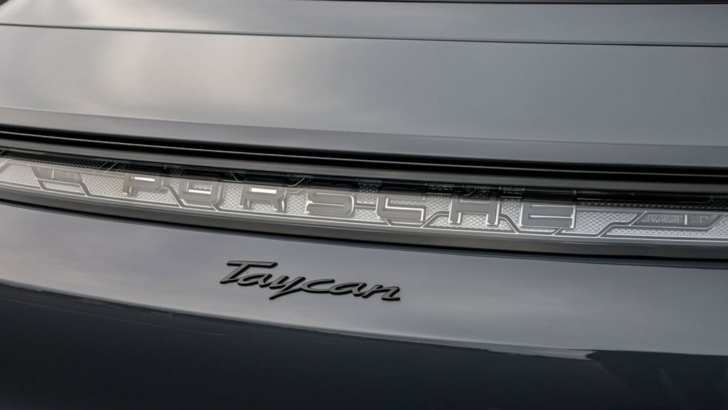 Porsche Taycan 320Kw 105Kwh Rwd NX26JVU Blue #34