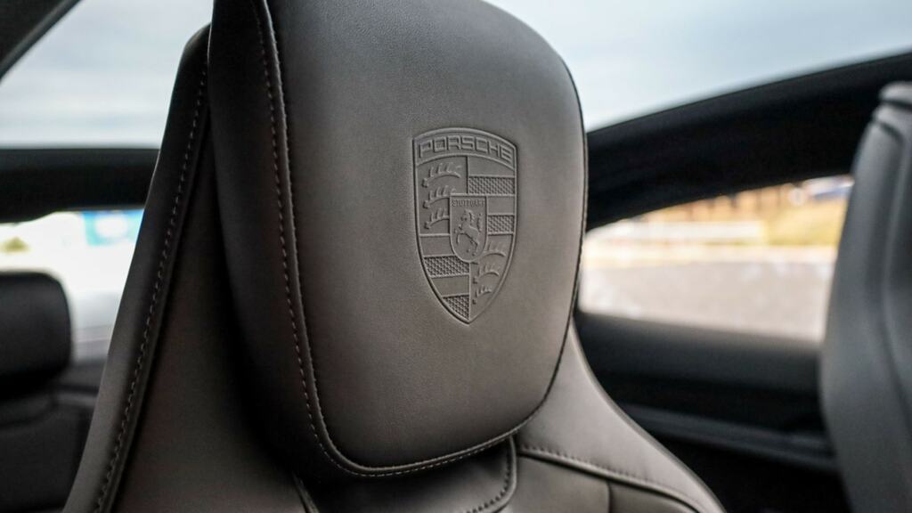 Porsche Taycan 320Kw 105Kwh Rwd NX26JVU Blue #18