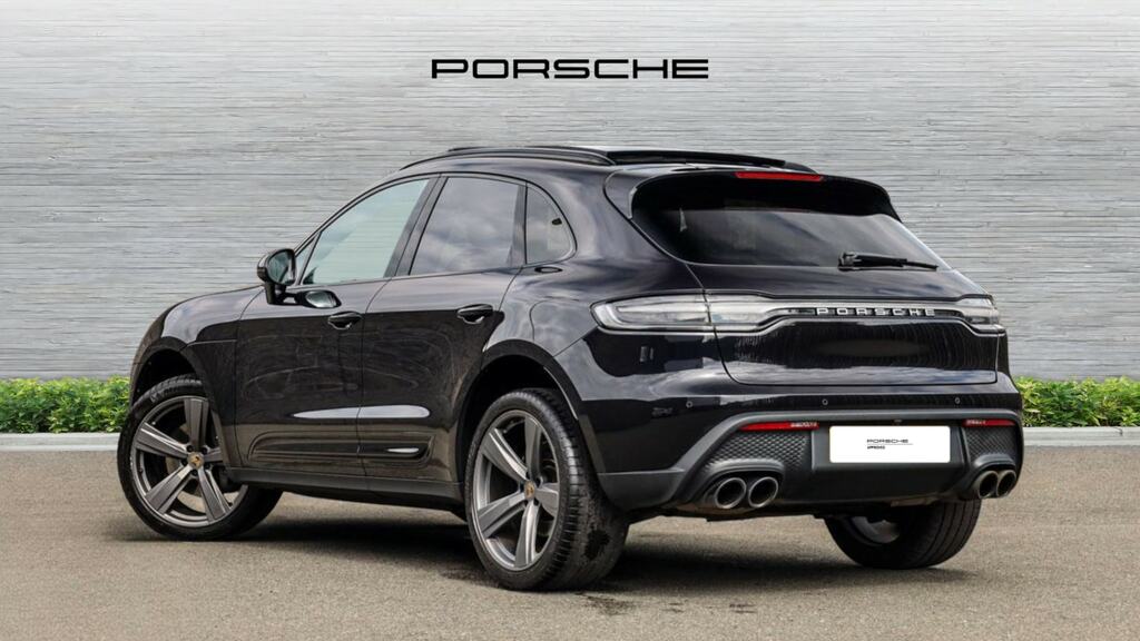Porsche Macan 5dr Pdk Black #4