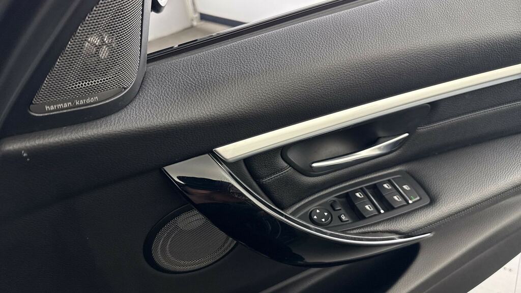BMW 3 Series 340I M Sport Shadow Edition Touring White #20