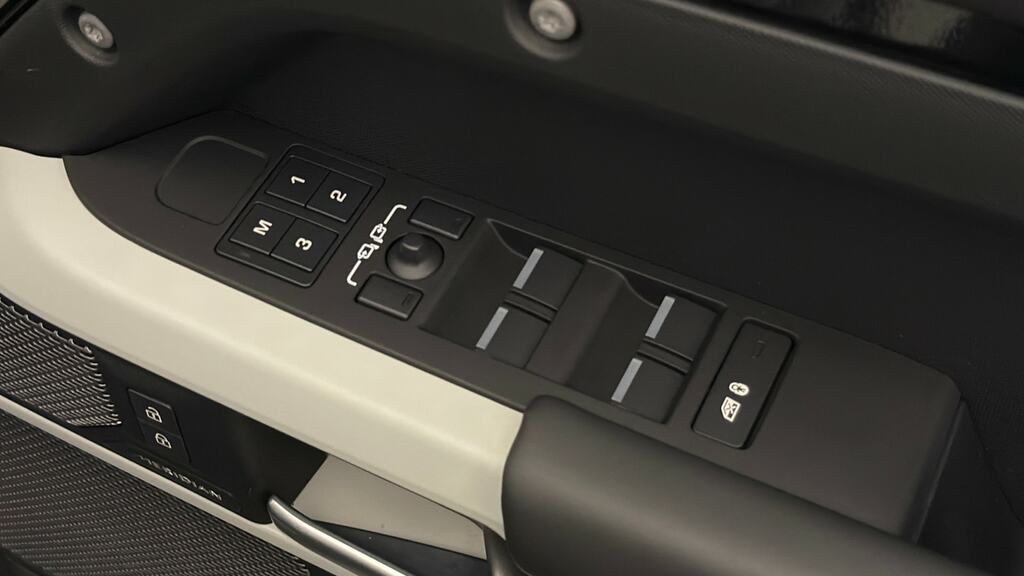 Land Rover Defender 110 3.0 D300 X-dynamic Hse 110 Grey #22
