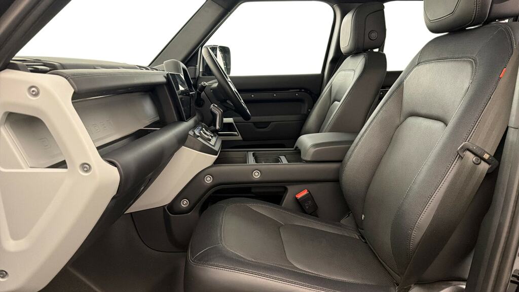 Land Rover Defender 110 3.0 D300 X-dynamic Hse 110 Black #3
