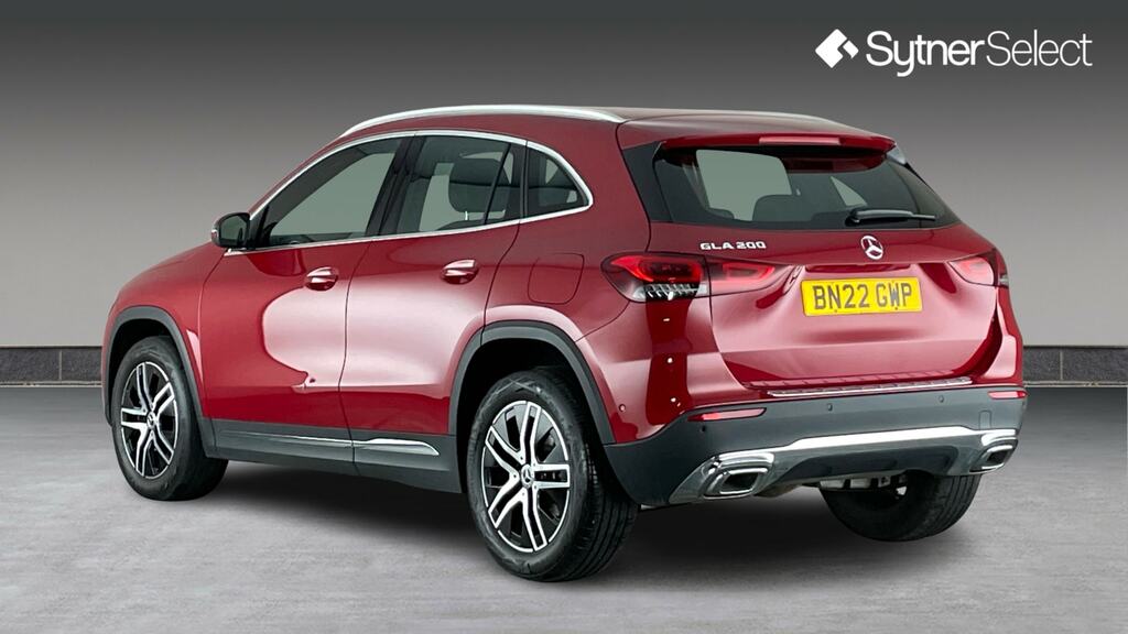 Mercedes-Benz GLA Class Gla 200 Sport Executive Red #2