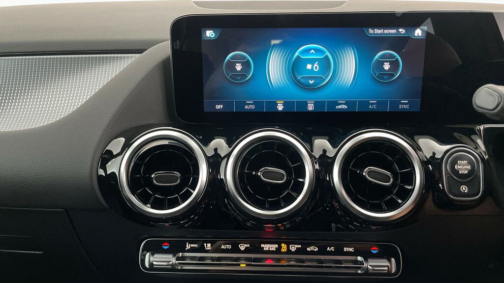 Mercedes-Benz GLA Class 1.3L Gla 180 Amg Line Premium 135 Bhp Silver #16