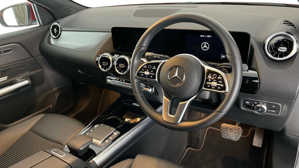 Mercedes-Benz GLA Class 1.3L Gla 180 Amg Line Premium 135 Bhp Silver #9