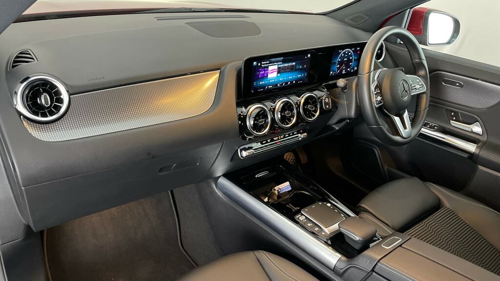 Mercedes-Benz GLA Class 1.3L Gla 180 Amg Line Premium 135 Bhp Silver #11
