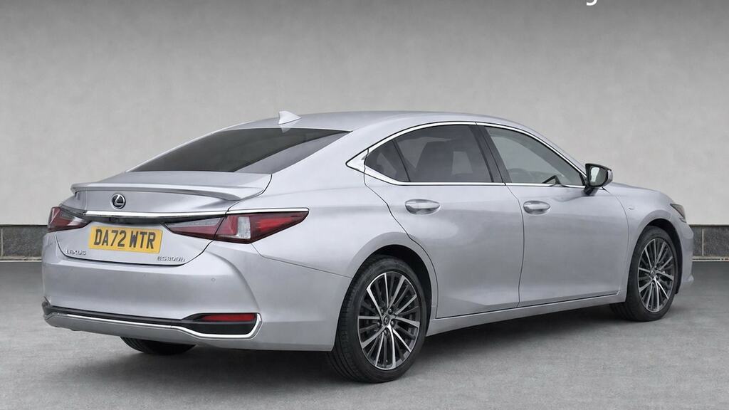 Lexus ES 300H 2.5 Cvt White #4