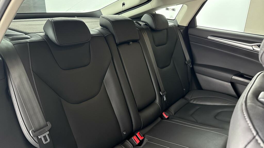 Ford Mondeo Vignale 2.0 Tdci 180Ps With Heated Leather Seats Black #12