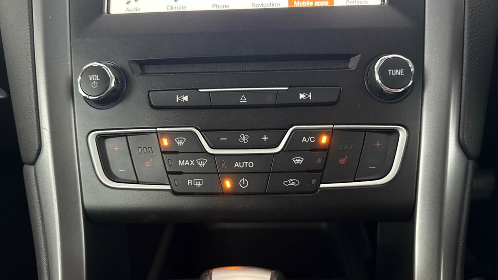 Ford Mondeo Vignale 2.0 Tdci 180Ps With Heated Leather Seats Black #16