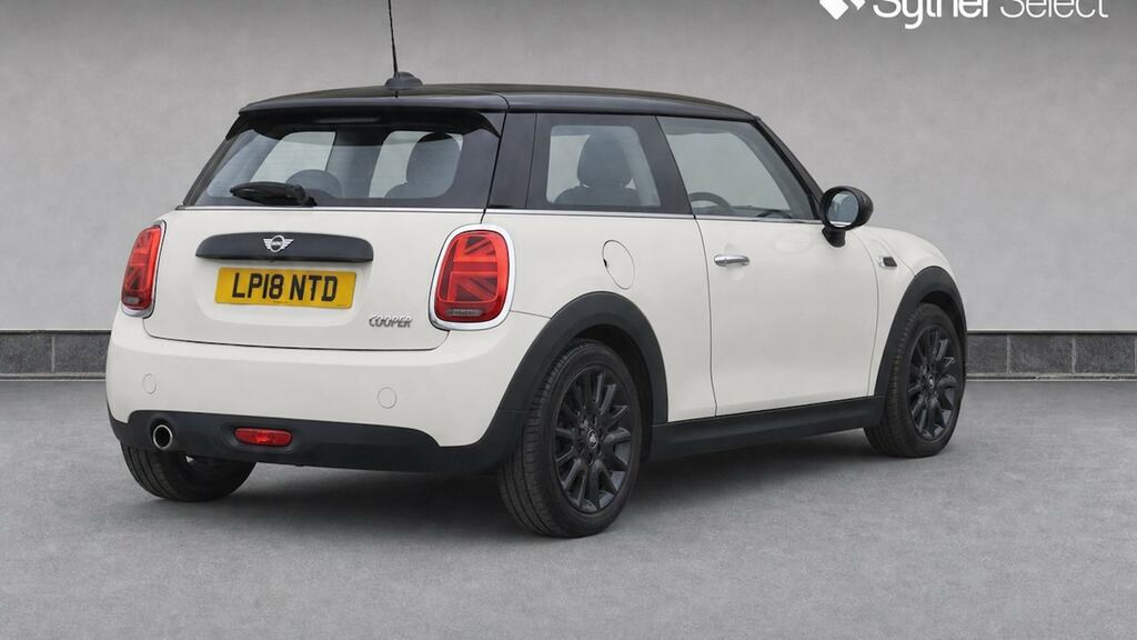 Mini Hatch 1.5 Cooper White #4