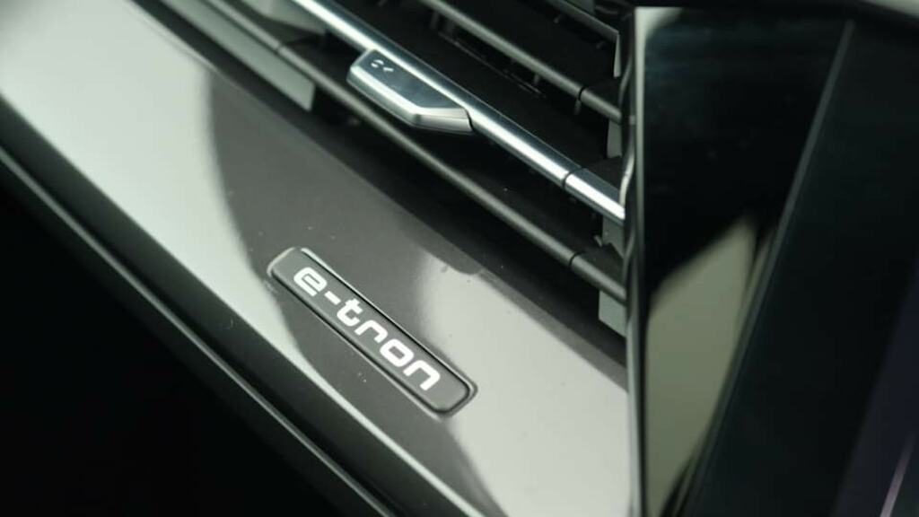 Audi Q4 E Tron Audi E-tron Estate 220Kw 50 Quattro 82Kwh Sport Blue #9