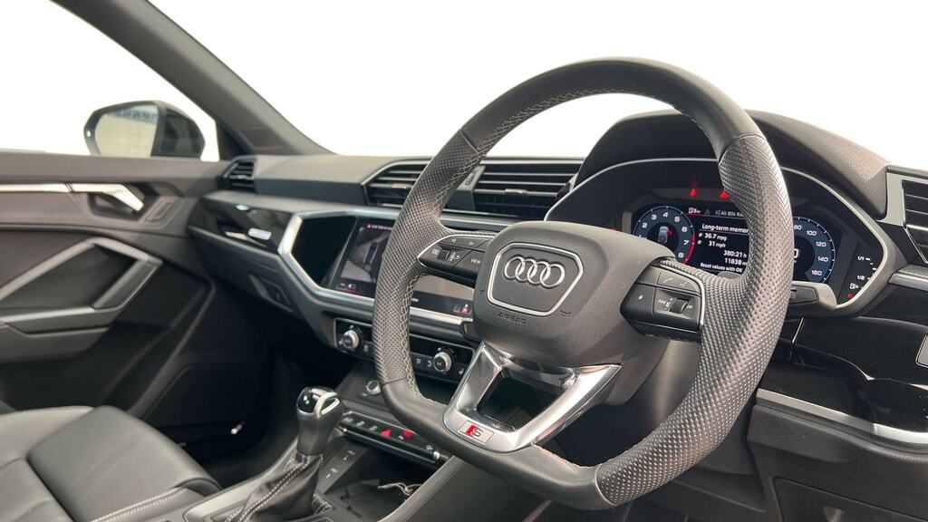 Audi Q3 35 Tfsi Black Edition S Tronic Tech Pro Black #6