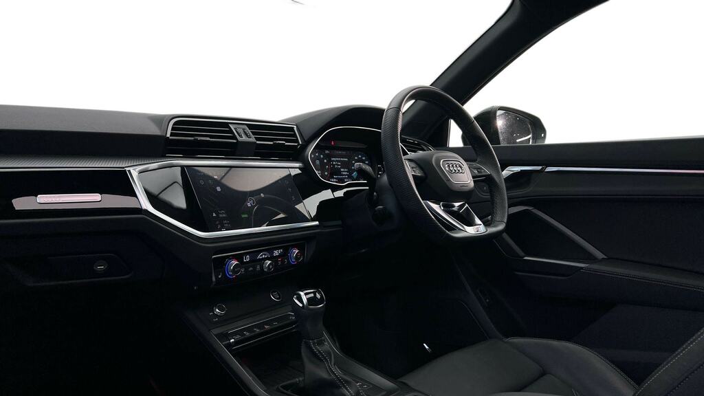 Audi Q3 35 Tfsi Black Edition S Tronic Tech Pro Black #2