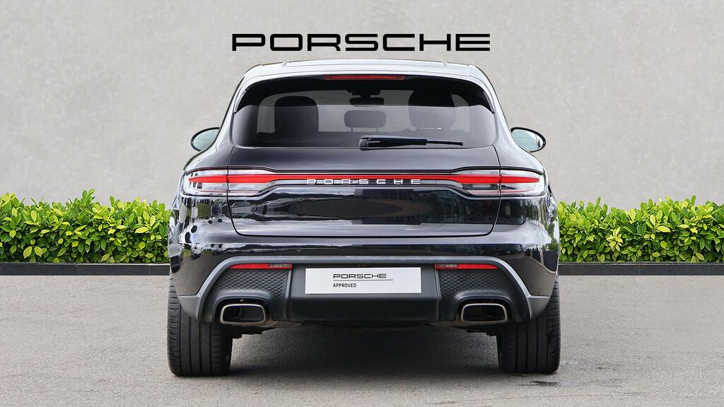 Porsche Macan 5dr Pdk Black #5