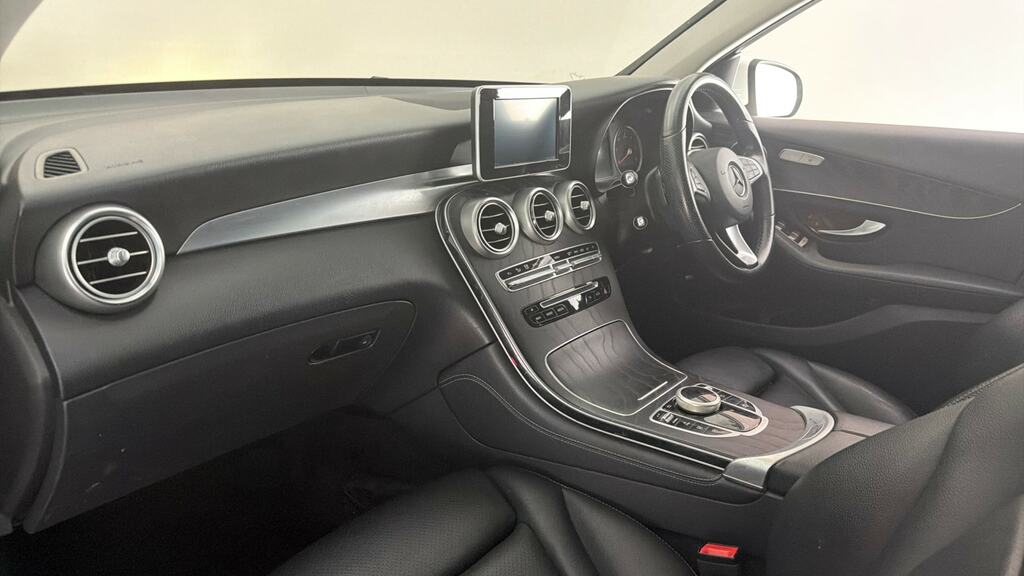 Mercedes-Benz GLC Class 2.0 Glc 300 4Matic Sport 255 Bhp White #11