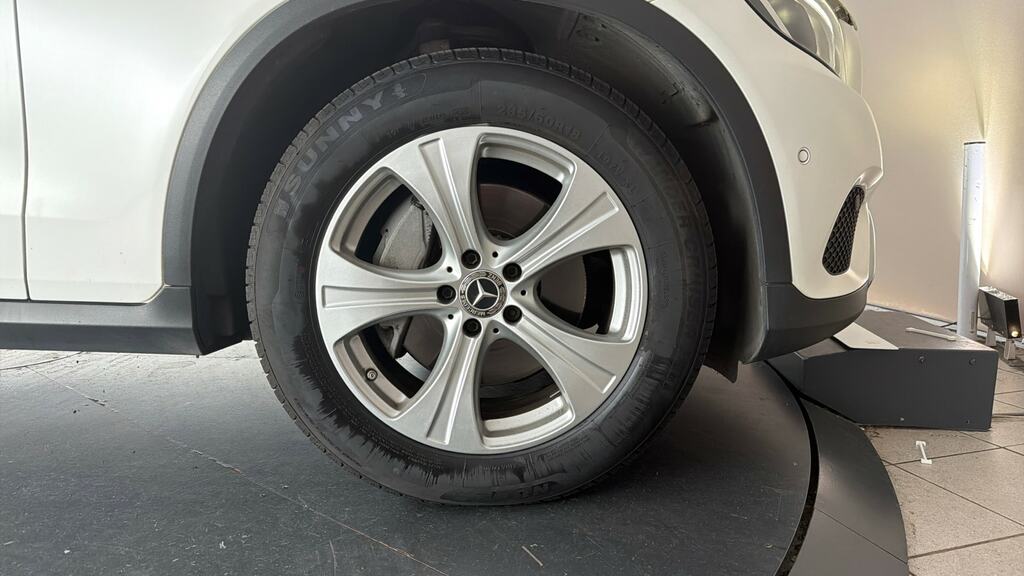 Mercedes-Benz GLC Class 2.0 Glc 300 4Matic Sport 255 Bhp White #23