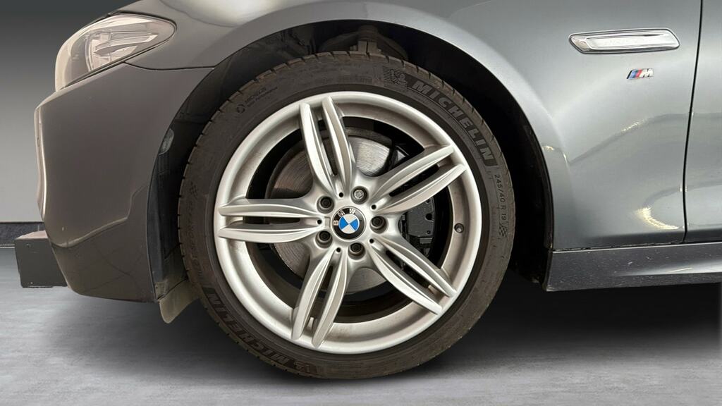 BMW 5 Series 530D M Sport Touring Blue #26