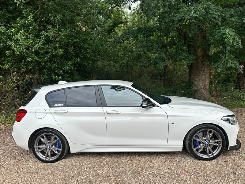 BMW M1 Hatchback White #5