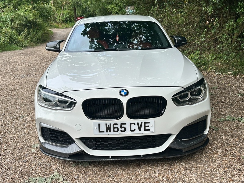 BMW M1 Hatchback White #2