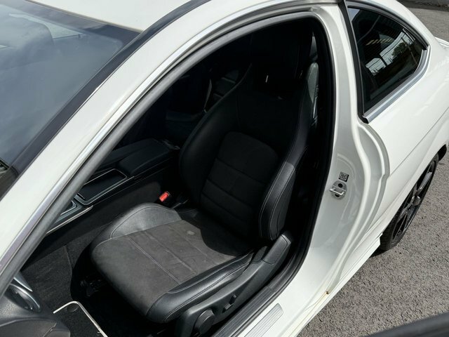 Mercedes-Benz C Class 2.1 C300dh Amg Line Premium Plus G-tronic Euro White #17