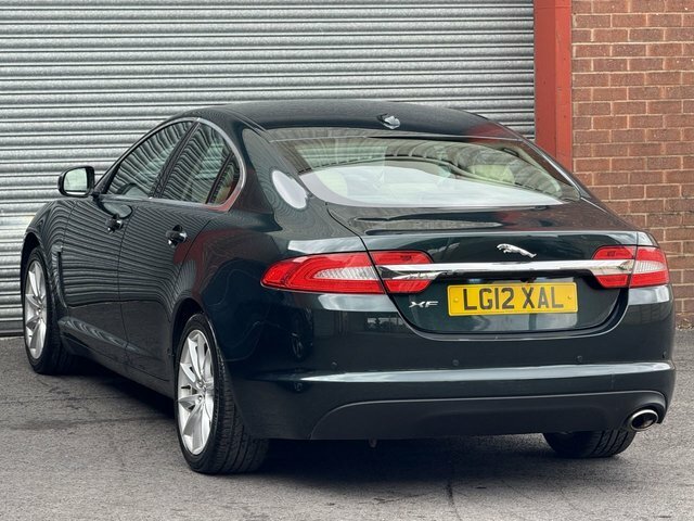 Jaguar XF 2.2D Premium Luxury Saloon Euro 5 Green #4