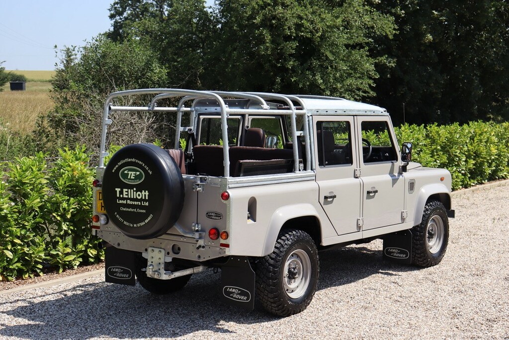 Land Rover Defender 110 Suv 2.5 Td5 Mwb 200606 Green #44