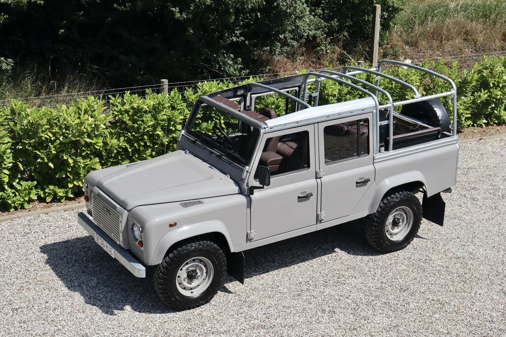 Land Rover Defender 110 Suv 2.5 Td5 Mwb 200606 Green #2