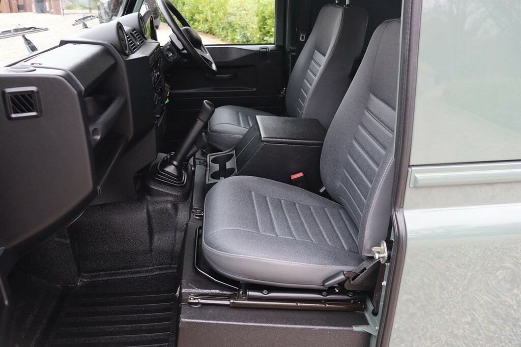 Land Rover Defender 90 90 2.2 Tdci Hard Top  #6