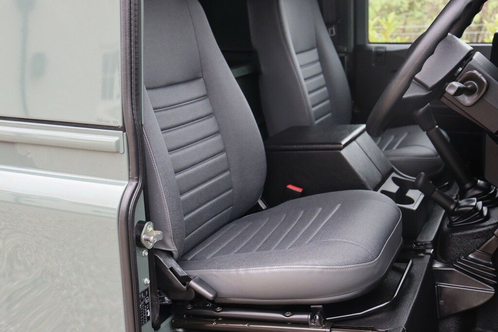 Land Rover Defender 90 90 Xs Tdci Grey #17