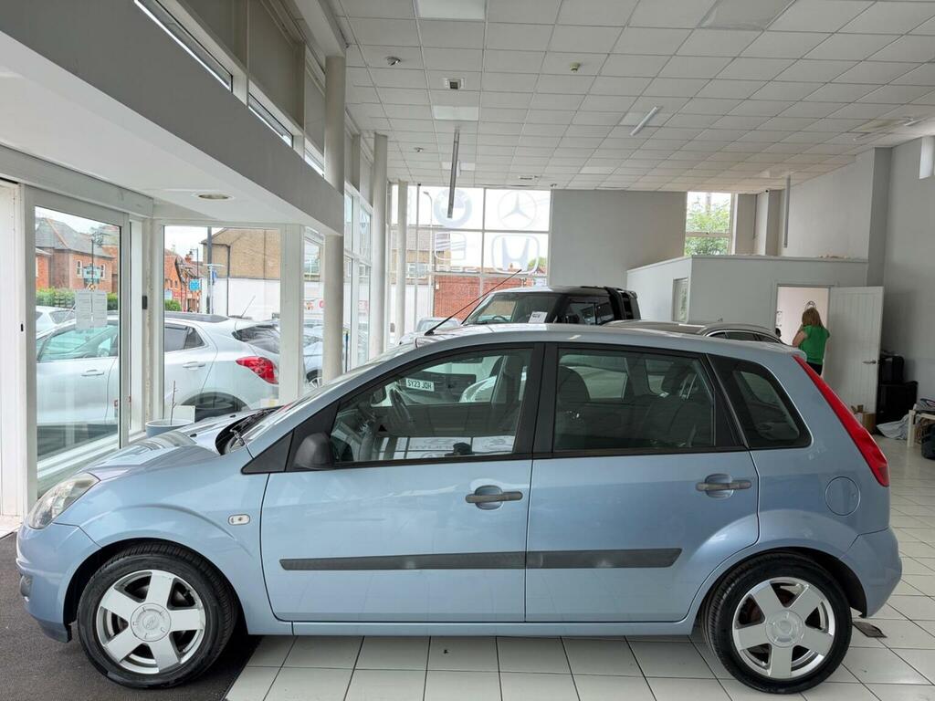 Ford Fiesta Hatchback 1.4 Zetec Climate 200606 Blue #5